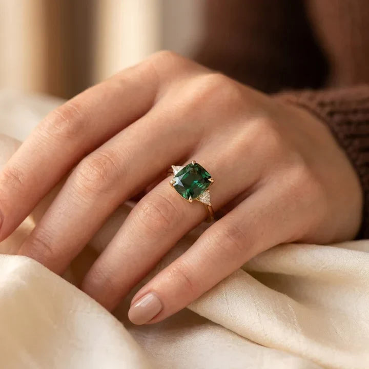 Enkelt Solitær Ring i Guld