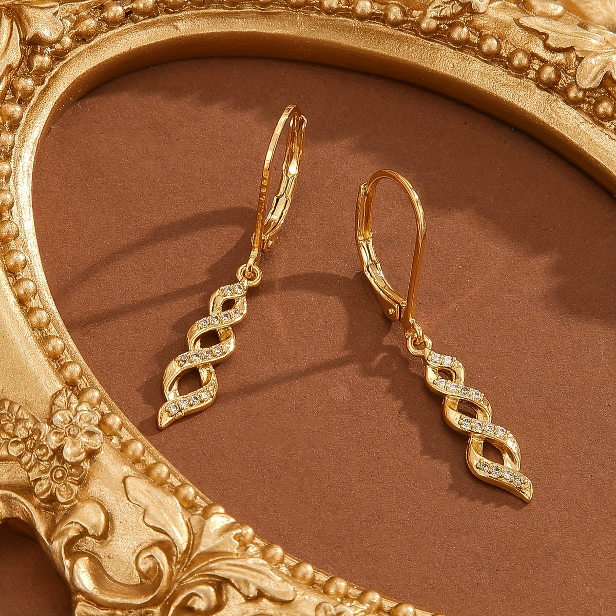 Ava Aretes Shimmer Twist | Oro