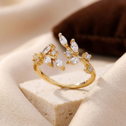 Åben Blad Ring i Guld