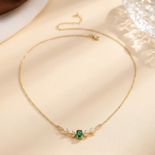 Minimalistisk Emerald Halskæde i Guld