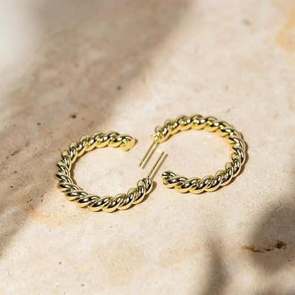 Twisted Hoop Øreringe i Snor | Guld