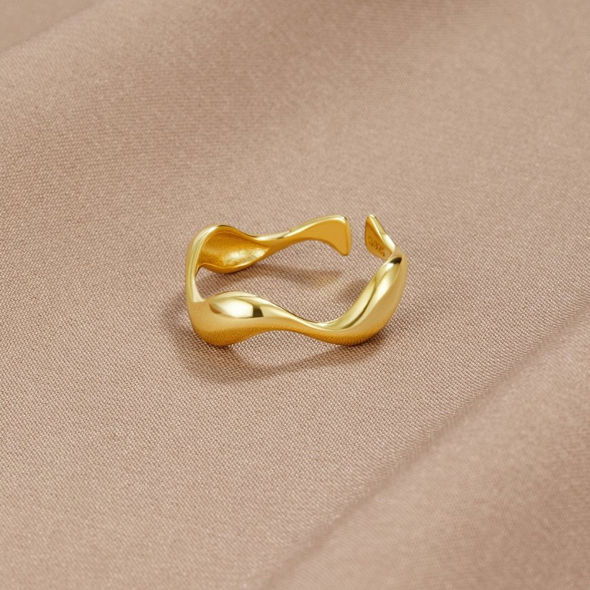 Elyra Smooth Flow Ring | Guld