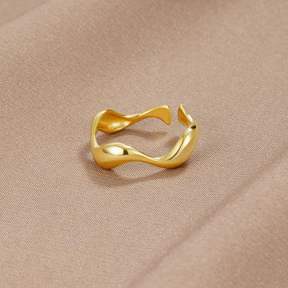 Elyra Smooth Flow Ring | Guld