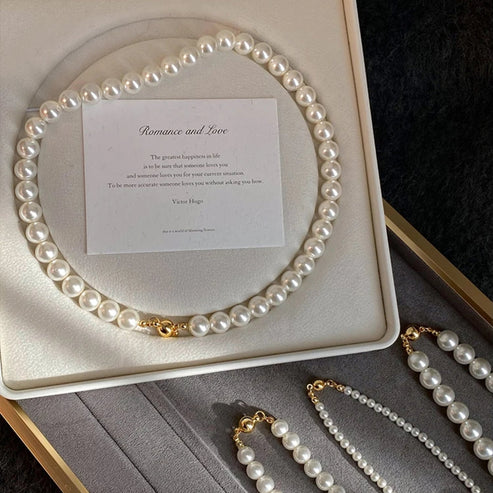 Romantic Pearl Necklace