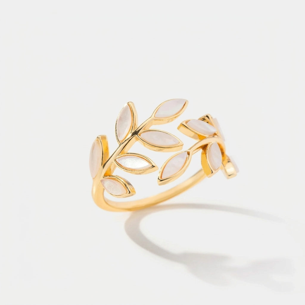 Neraya Åben Ring med Delikat Blad | Guld