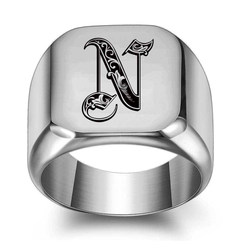 Klassisk Noble Initial Ring | Hvidguld