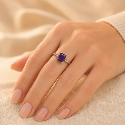 Esmeraldskåret Amethystring i Sølv