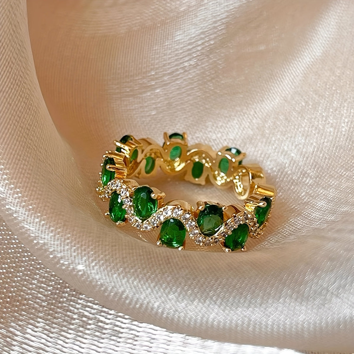 Calira Åben Ring med Glitrende Smaragd | Guld