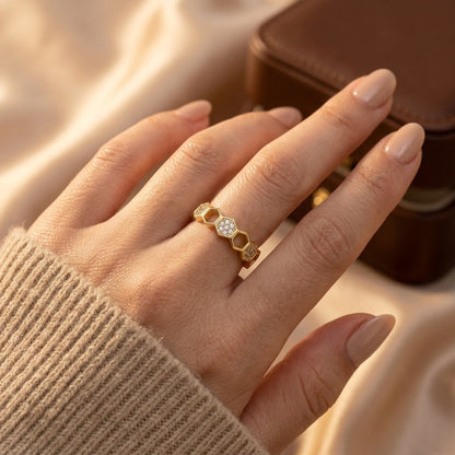 Åben Geometrisk Ring i Guld