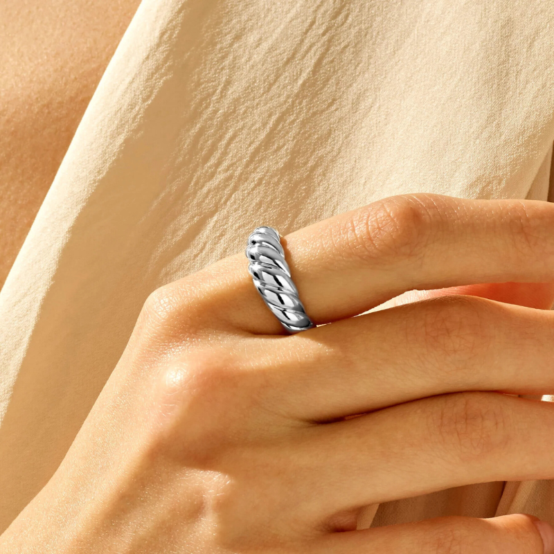 Croissant Ring | Hvidguld