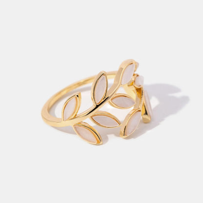 Ring med Bladmotiv i Guld